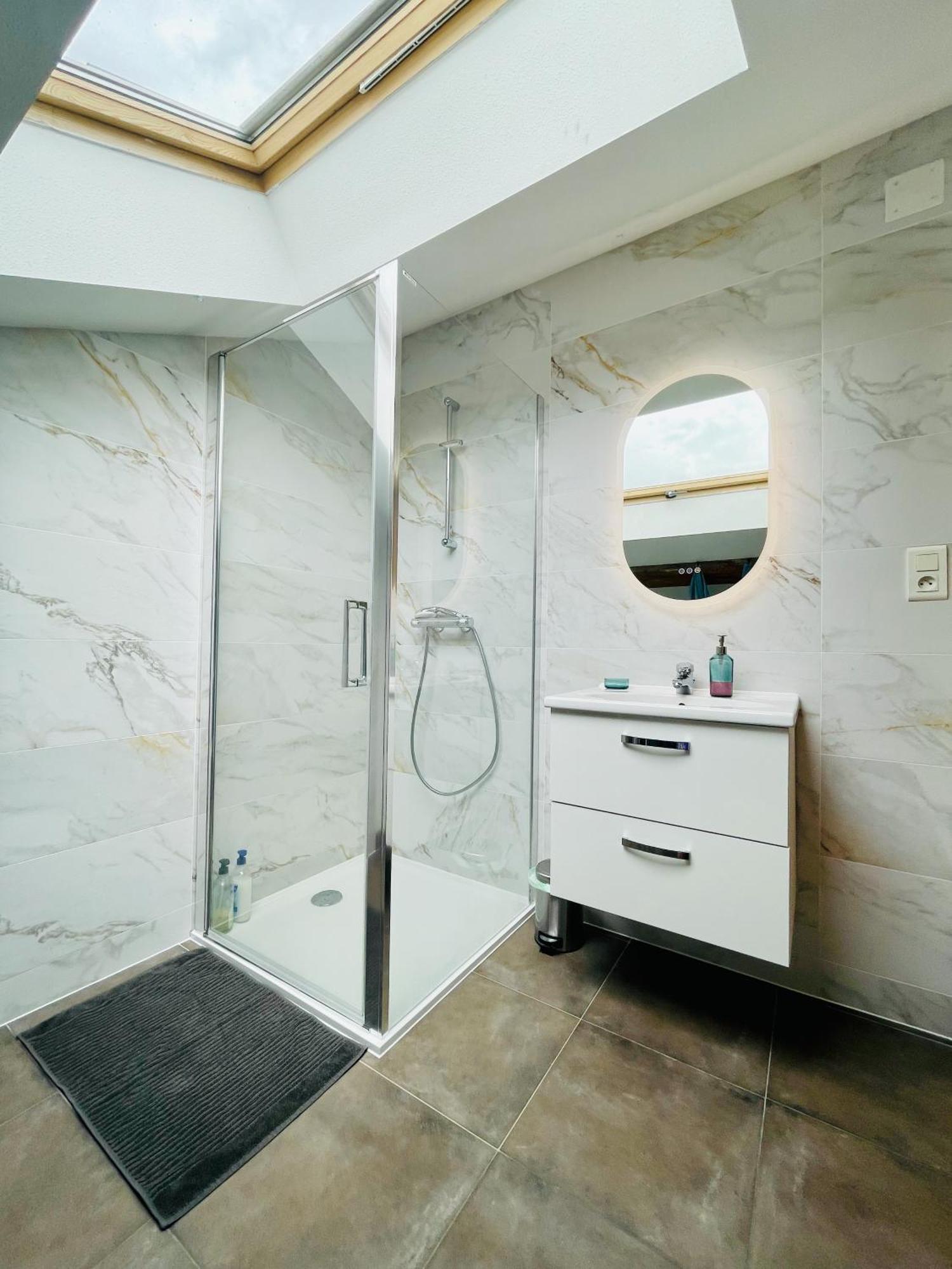Duplex + Parking Gratuit Facile Apartment Sainte-Suzanne  Luaran gambar